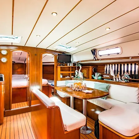 Bed & Boat Mariiner Båthotell